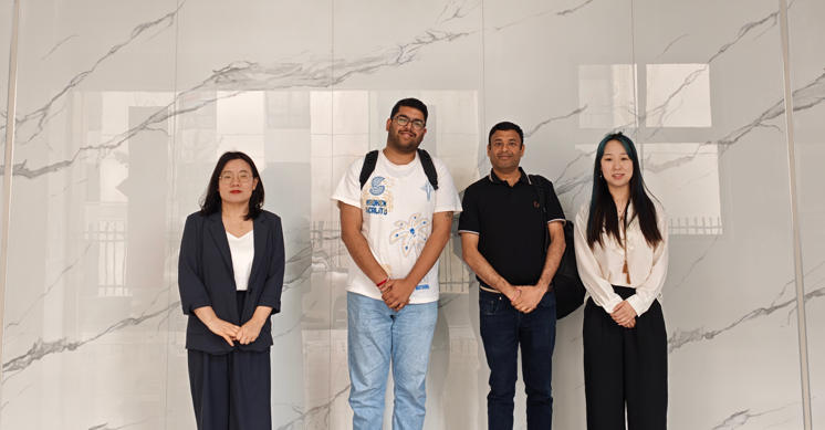 Une délégation de clients népalais visite SOETECK pour explorer les possibilités de coopération en matière de micromodules.